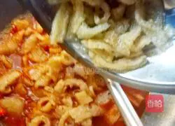 Illustration of how to make spicy and sour pickled skin 10