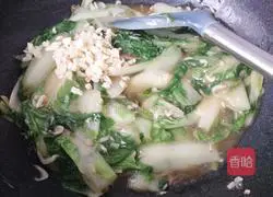 Illustration of how to make quick-fried dried shrimps 6