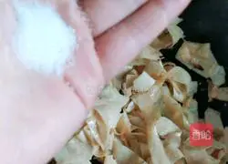 Illustration of how to make stir-fried egg white meat 6