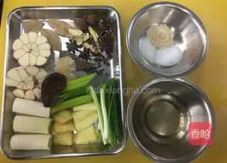 Illustration of how to make fragrant beef brisket in clear soup 5