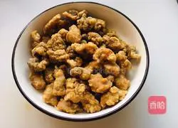 Illustration of how to make a bowl of steamed crispy pork 7