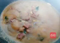 Illustration of how to make zucchini-fried pork slices 6