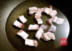 Illustration of how to make pork stewed vermicelli 3