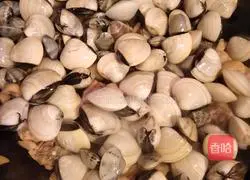 Illustration of how to make braised chicken with white clams 5