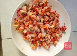 Illustration of how to make golden garlic and silver hooks 2