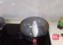 Illustration of braised Huangshan fish 3