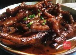Illustration of braised chicken feet 8