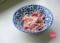 Illustration of how to make stir-fried pork belly with garlic moss 1