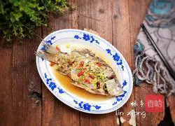 Steamed wolfberry Illustration of how to cook crucian carp 9