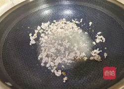 Illustration of how to stir-fry carrots with garlic sprouts and minced meat 5