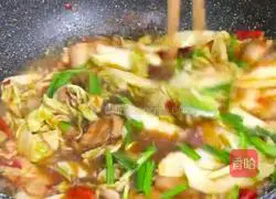 Pork belly vermicelli stewed with tofu Illustration of practice 14