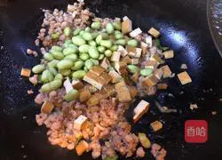Illustration of how to make steamed tofu with edamame and minced meat 11