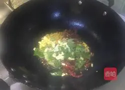 Illustration of how to make twice-cooked pork with garlic sprouts 6