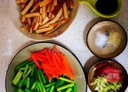 Illustration of how to stir-fry dried tofu with garlic moss 2