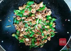 Illustration of home-style stir-fried chicken nuggets 8