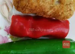 Illustration of how to make chili fried meat rolls 1