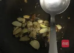 Illustration of how to cook eggs with potatoes in wings 6