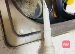 Illustration of how to make crispy fried chicken and pork intestines 5