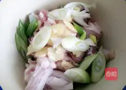 Illustration of how to make steamed pork with rice flour 5