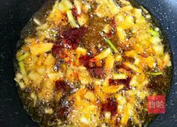 Illustration of how to make fish-flavored chicken shreds 14