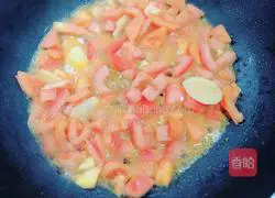 Illustration of how to make fish head stew with tomato sauce 10