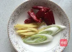 Illustration of how to make fried meat with soybean sprouts 4