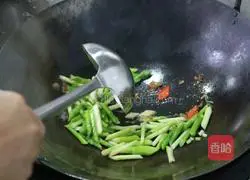 Illustration of how to make seasonal herbs, crab claws and asparagus 1