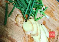 Crispy fried fish cubes Illustration of how to do it 2