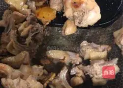 Illustration of how to make Hakka Chicken with Wine and Chicken 6