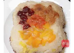 Pineapple eight-treasure rice recipe 11