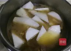 Illustration of how to make pepper beef and radish soup 9