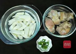 Illustration of how to make yam stewed pig's trotters 7