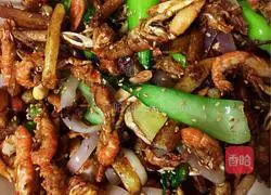 Illustration of how to make spicy stir-fried