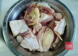 Illustration of how to make steamed duck with ginger mother 1