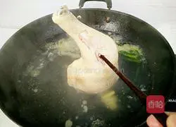 Illustration of home-style shredded chicken 4