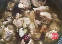 Illustration of how to make chicken wings and mushrooms stewed 3