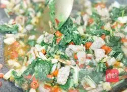 Illustration of how to make spicy pepper beef 7