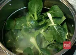 Illustration of how to wrap rapeseed with mushrooms 2