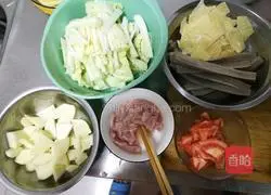 Illustration of home-style big pot dishes 1