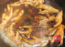 Illustration of braised chicken feet 7