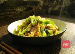 Illustration of how to fry green peppers with egg noodles 9