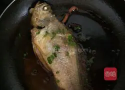 Illustration of braised large yellow croaker 5