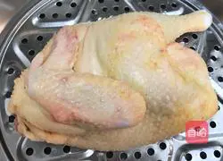 Illustration of how to make the scallion-glazed chicken next door to Xiangcry 1