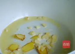 Sauteed asparagus and shrimps Illustration of how to do it 6