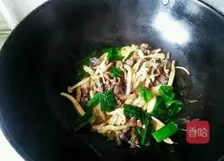 Illustration of how to cook duck gizzards with mushrooms 8