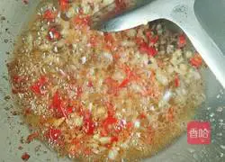 Illustration of how to make stir-fried rat melon and meat 8