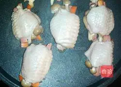 Illustration of how to make boneless chicken wings wrapped with vegetables 5