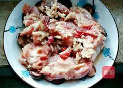 Illustration of how to make garlic steamed pork ribs 6