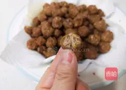 Illustration of how to make steamed buns version of fried croquettes 12