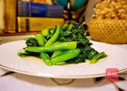 Illustration of how to make ginger kale 10